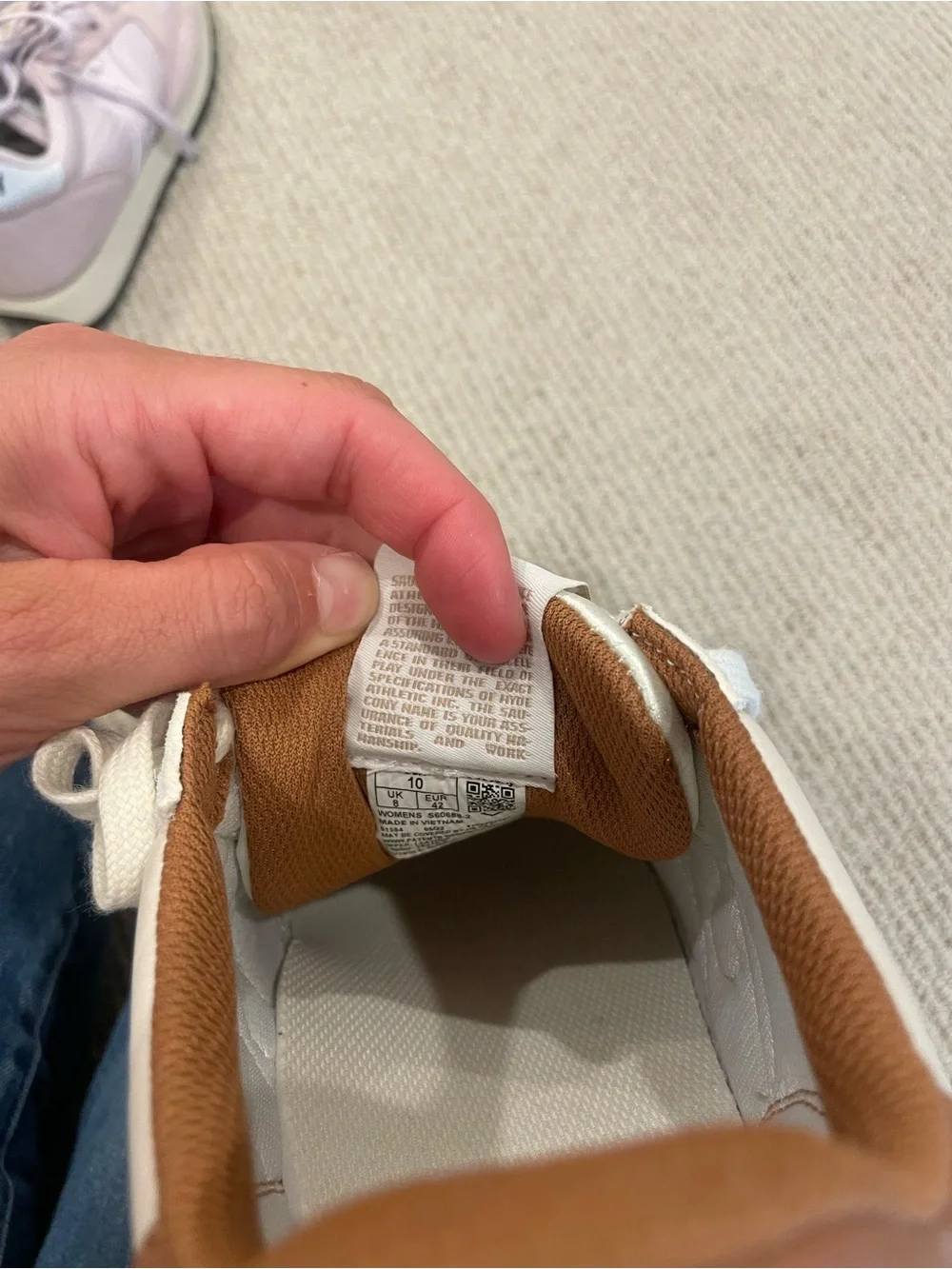 LIKE NEW- Women’s Saucony Sneakers